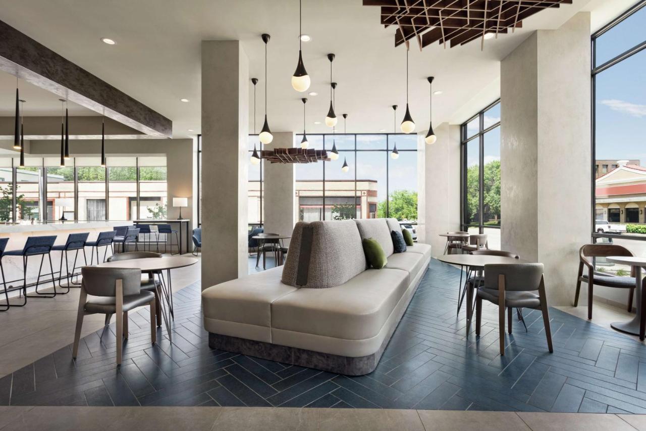 Home2 Suites By Hilton Minneapolis University Area Bagian luar foto