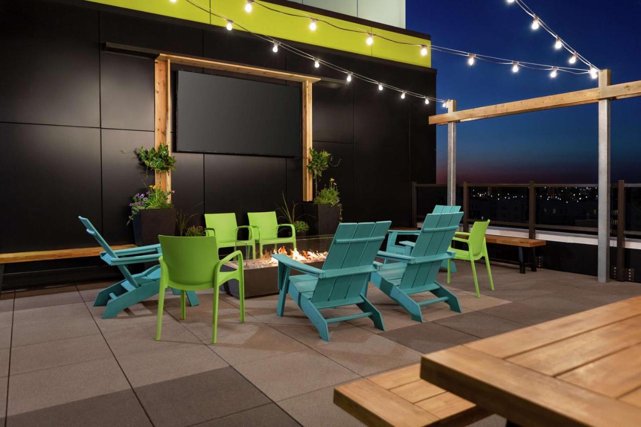 Home2 Suites By Hilton Minneapolis University Area Bagian luar foto
