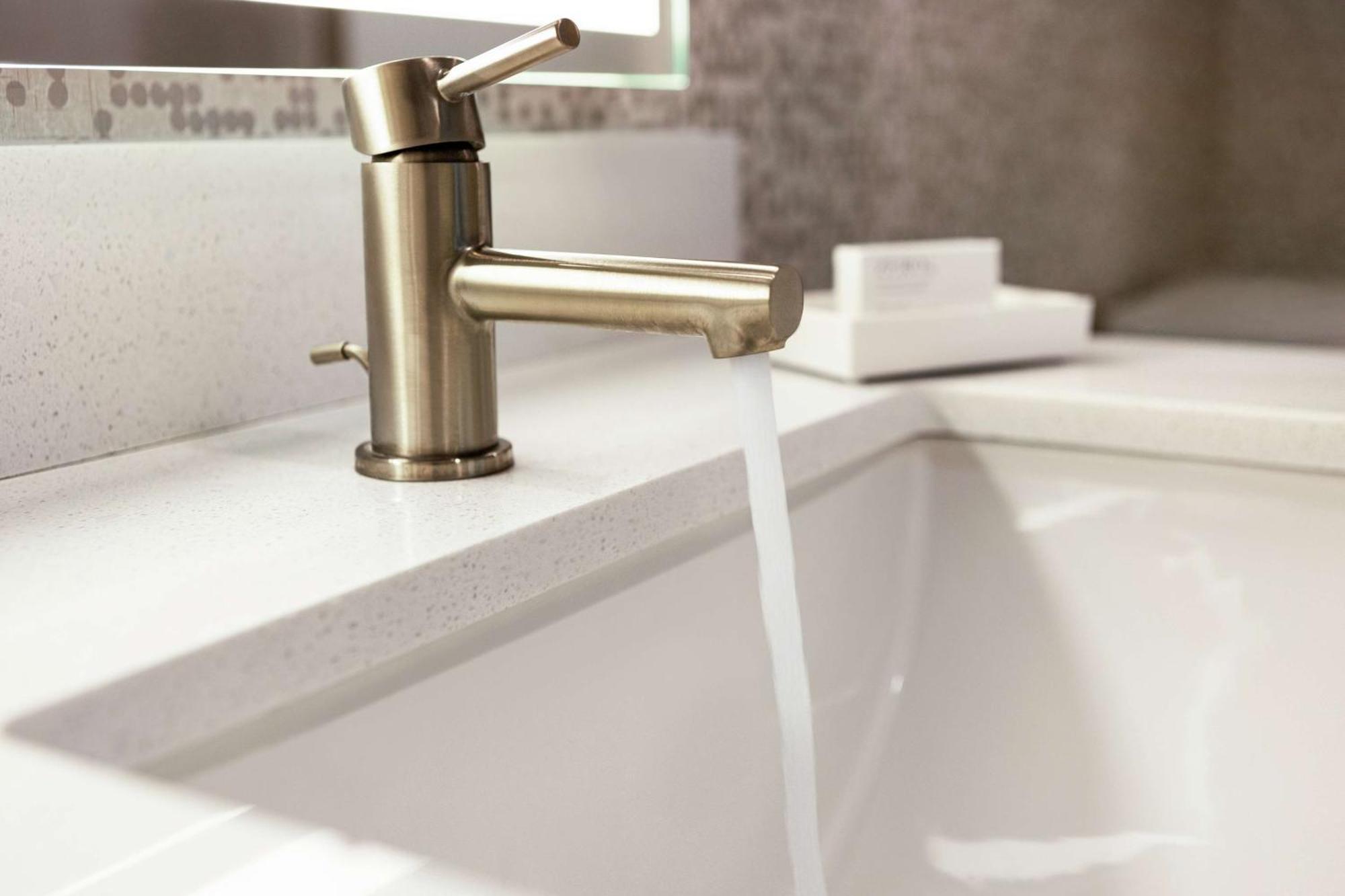 Home2 Suites By Hilton Minneapolis University Area Bagian luar foto