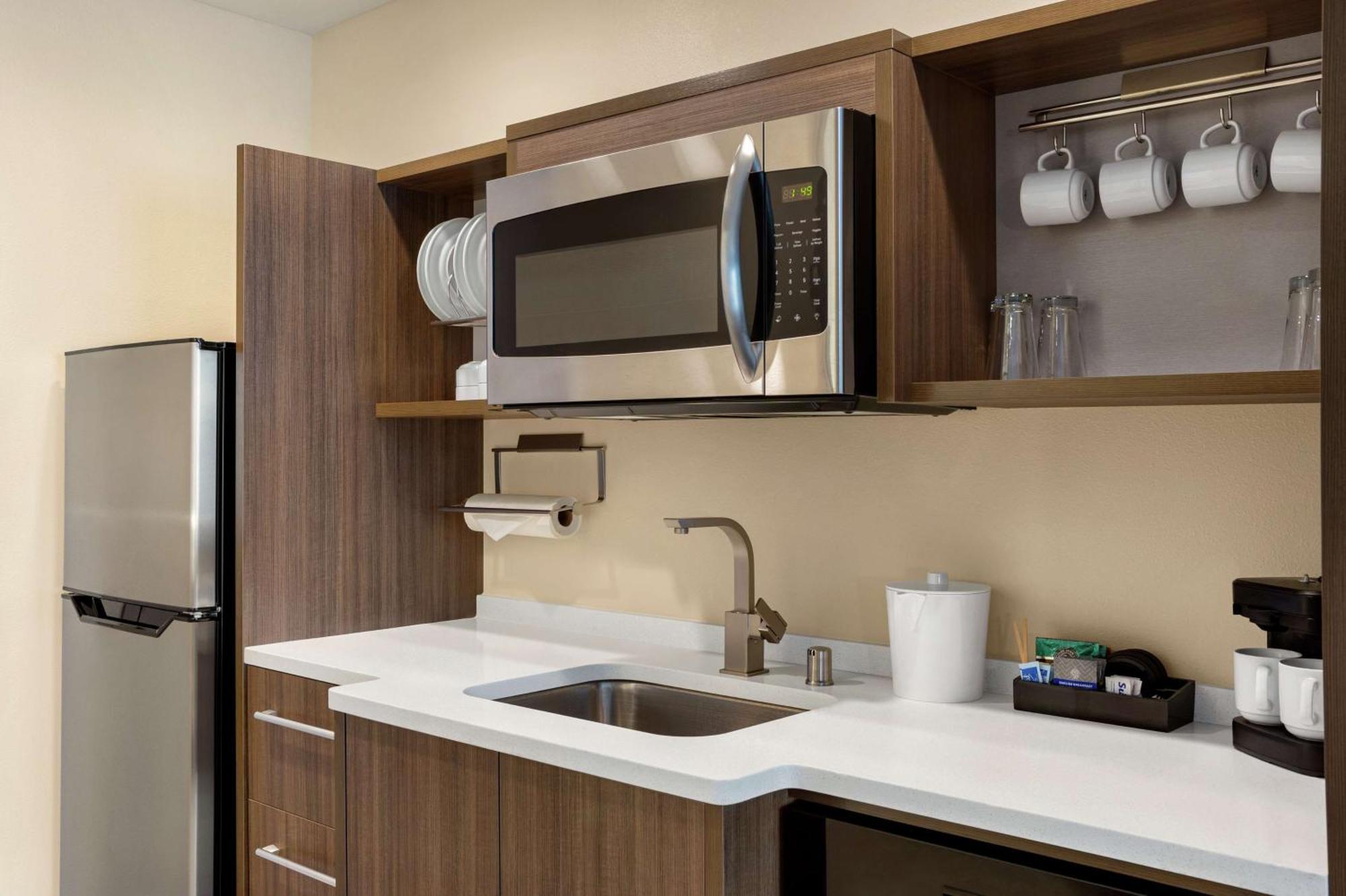 Home2 Suites By Hilton Minneapolis University Area Bagian luar foto
