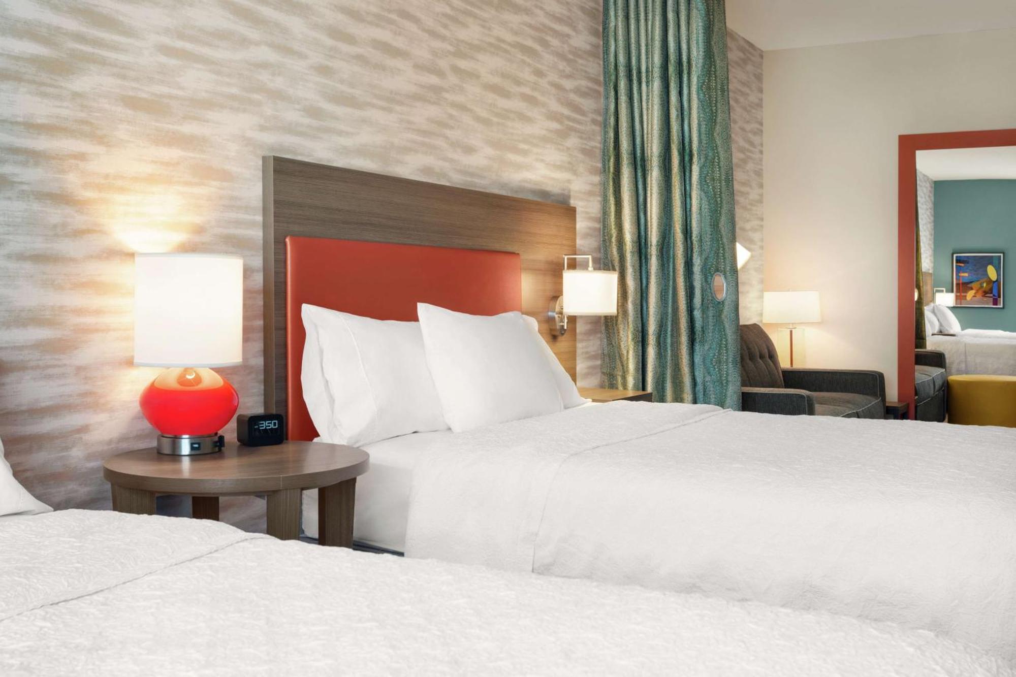 Home2 Suites By Hilton Minneapolis University Area Bagian luar foto